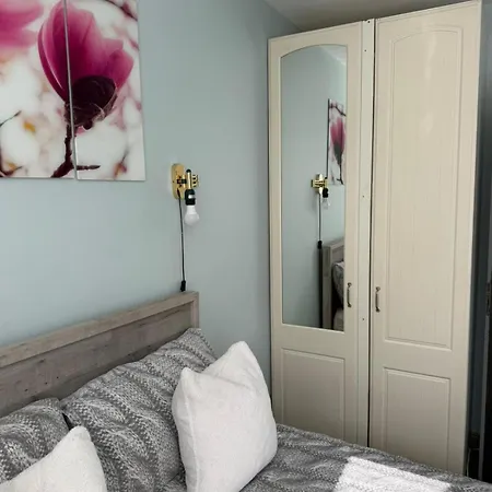 House In Between Vibes Apartman Cork